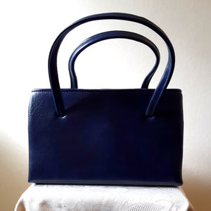 Vintage 1960s/70s Navy blue vinyl handbag with 3 sections