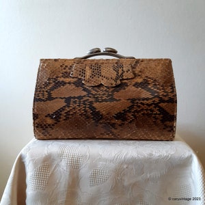 Bolso de mano vintage de piel de serpiente pitón con correa de mano