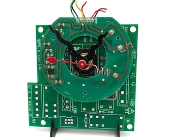 Upcycled Circuit Board Clock: Techie Desk Decor with Easel