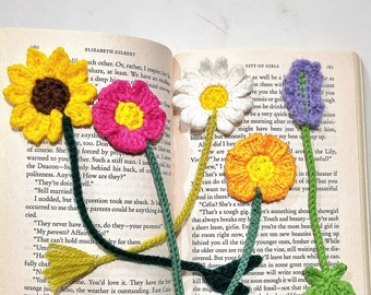 Floral crochet bookmark