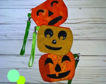 PDF Sewing Pattern Hello Pumpkin Wristlet,  Pumpkins, Jack-O-Lantern, Digital Pattern, Halloween, Fall, Autumn, Halloween Wristlet