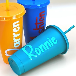 Tazze per bambini con nome personalizzato, senza BPA, riutilizzabili, tazza da 710 ml con cannuccia, ideale per compleanni o eventi scolastici