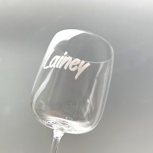 Décalcomanies en vinyle personnalisées pour personnaliser des verres à vin lors de mariages et de réceptions