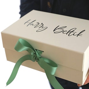 Geschenkbox leer, personalisiertes Geburtstagsgeschenk, Hochzeitsgeschenkbox mit Schleife, Magnetverschluss, Auswahl an Bändern, 23 x 17 x 10 cm