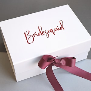 Stickers bruidsmeisje, gepersonaliseerde stickers geschenkdoos, aangepaste naamlabels, bruiloftstickers, kalligrafiebelettering, decor vrijgezellenfeest