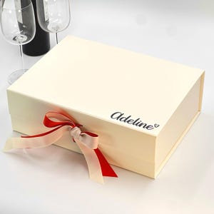Personalised Magnetic Gift Box with Ribbon: Custom Name & Message