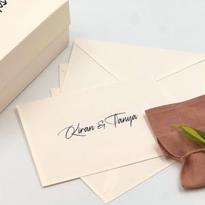 Adesivos de envelope com caligrafia personalizada - perfeitos para casamentos e presentes