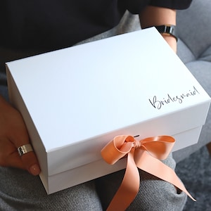 Personalised Bridesmaid Gift Box with Ribbon - Wedding Gift Box Empty - Custom Name Keepsake with Magnetic Lid