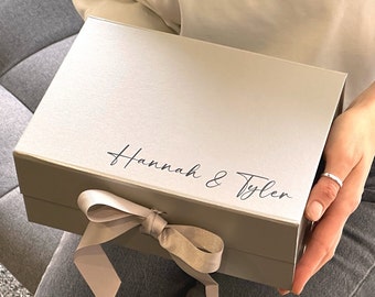 Geschenkbox mit Deckel, personalisierte Jubiläumsgeschenkbox, Geburtstagsgeschenkbox, benutzerdefinierter Text, tiefe Geschenkbox mit Band, Hochzeitsgeschenkbox