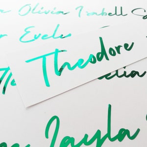 Adesivo in vinile con nome, regalo personalizzato, bomboniera, adesivo per scatola regalo, ciondoli per calici da vino, targhette con nome, adesivi per damigelle d'onore, calligrafia