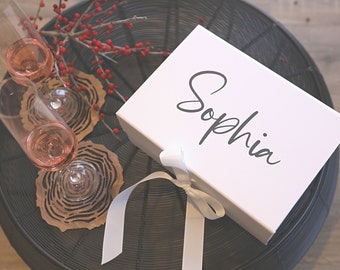 Caja personalizada para propuesta de dama de honor: recuerdo magnético con cinta personalizada