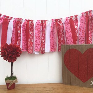 Valentine Garland, Red Pink and White, Valentine&#39;s Day Banner, Photo Prop, Valentines Day Fabric Banner. Valentines Decor, Valentines Party