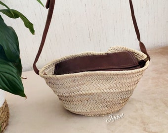 Wicker shoulder basket bag