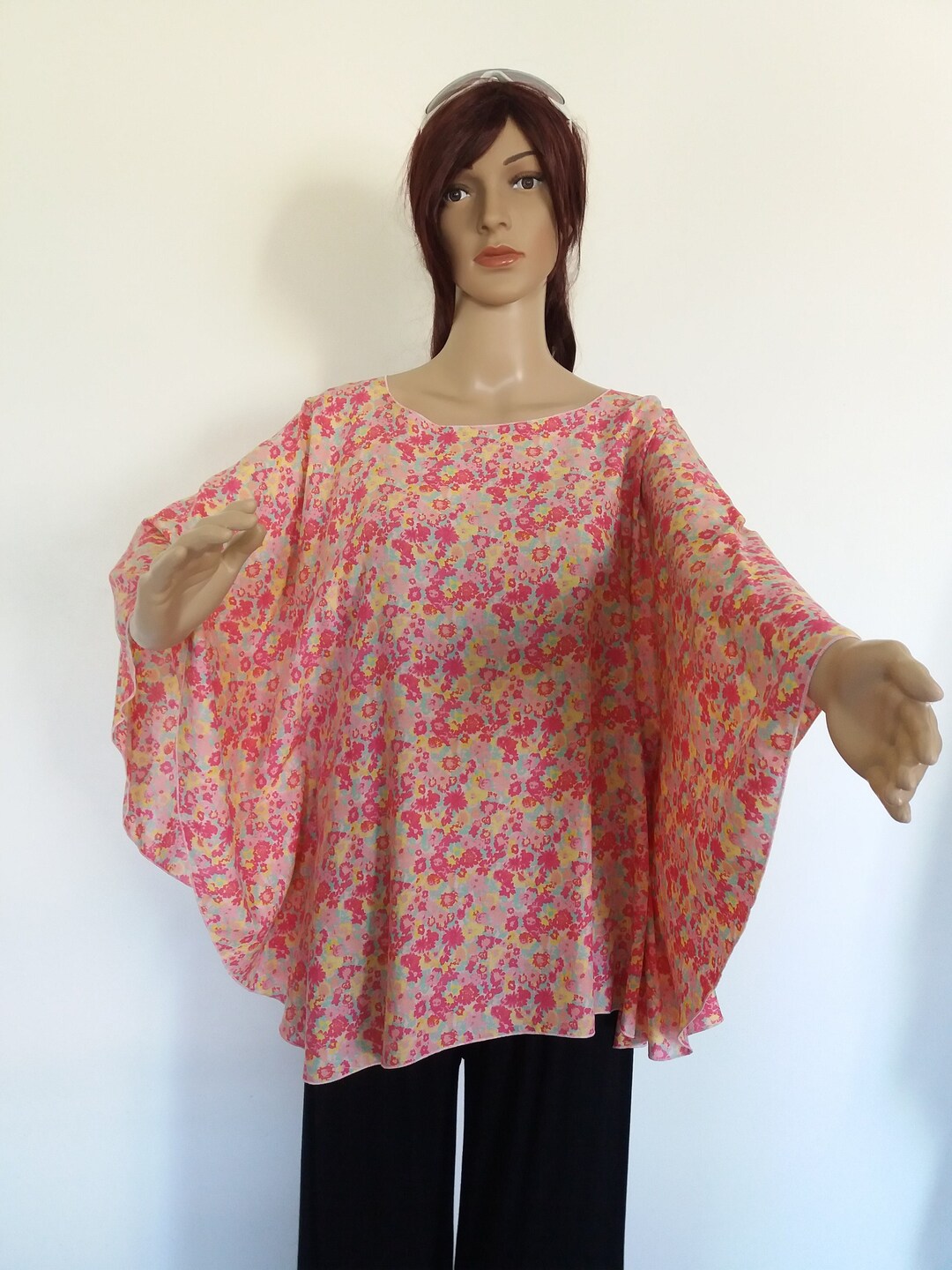 Tunique femme élégante coton motif floral rouge et blanc cassé XL XXL