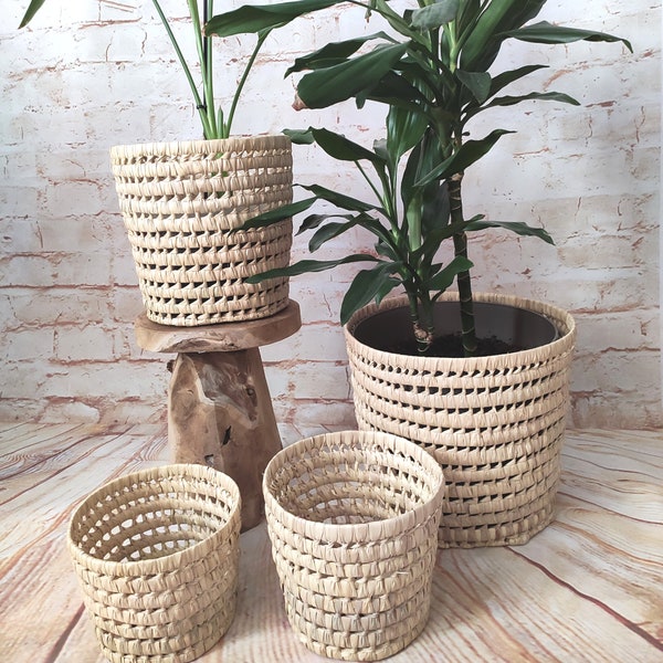 Panier rond en feuilles de palmier, idéal comme cache pot