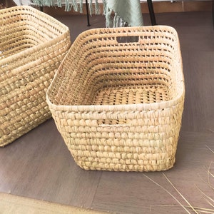 Large storage basket made of natural fibers – practical, functional and decorative