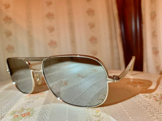 Vintage 80’s Silver Mirrored Aviator Sunglasses