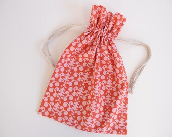 Fabric gift bag - Red and pink reusable gift pocket - storage bag - 24 x 34 cm