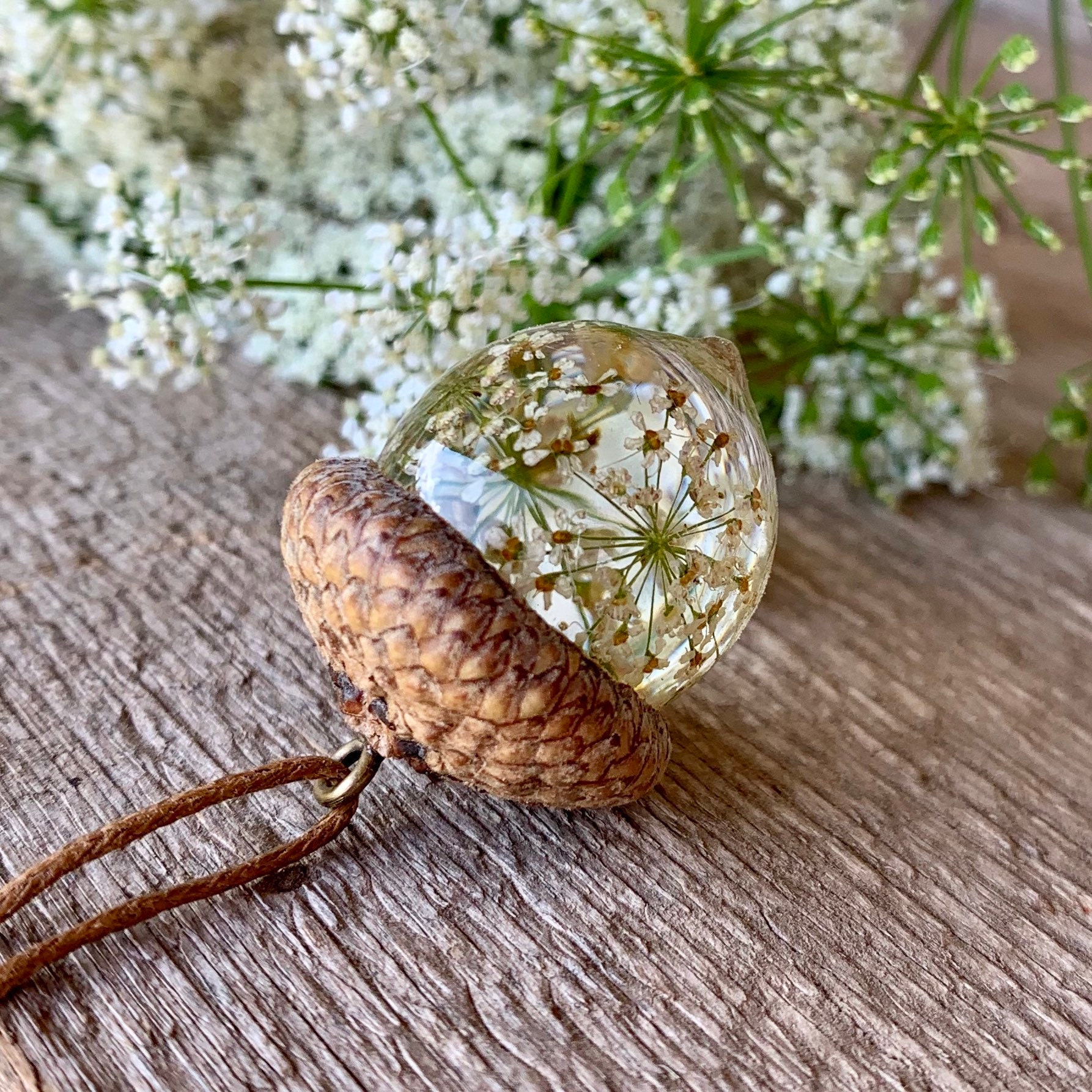 Queen Anne’s Lace Acorn Necklace, Real Flower Acorn Pendant, Resin an…