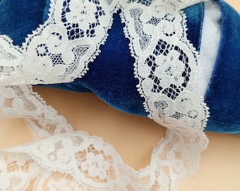 1-1/8" Pretty Floral Off-White Lace Embroidery Vintage Lace Trim for dresses, wedding, lingerie wholesale lace trim by the yard