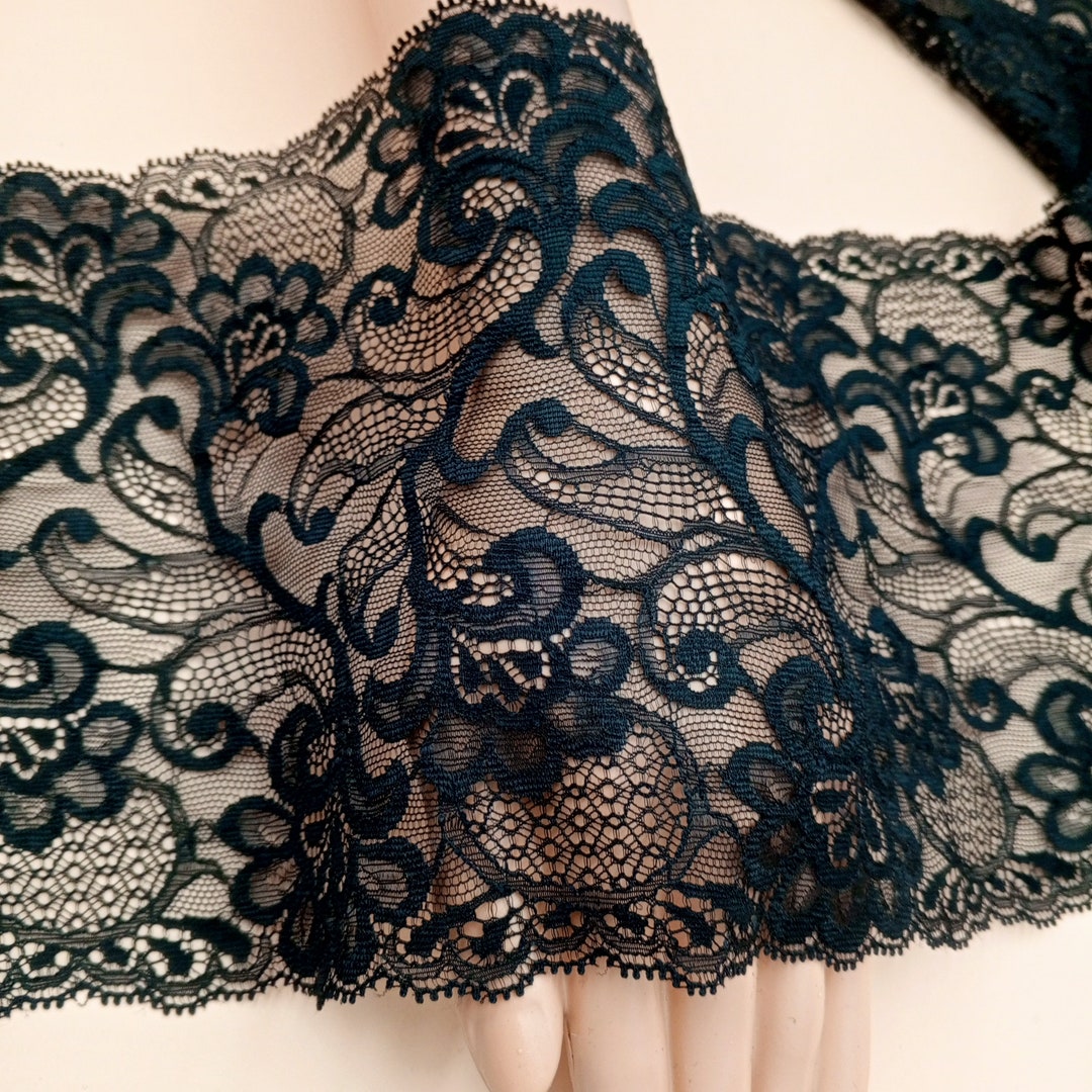 Black Lace 6-3/4