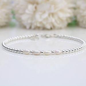 40th birthday gifts for her. June birthstone bracelet. Pearl bracelet sterling silver. 40th birthday bracelet. Freshwater pearl bracelet.