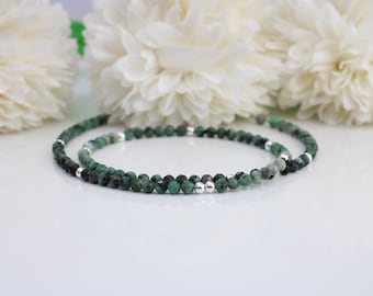 Emerald choker necklace in sterling silver. May birthstone necklace. Mothers day gift.