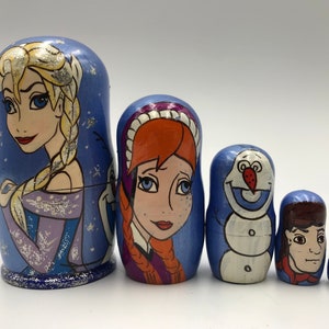 HECHO EN UCRANIA Cartoon Nesting Doll 4.3in de altura Handmade Nesting Doll Hand Painted Gift, Funny Gift, Gift for child Toy