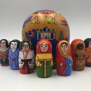 Fabriqué en Ukraine Earth Nesting Doll 3.9 « Poupée de nidification en bois Matryoshka russe faite à la main, cadeau de Noël