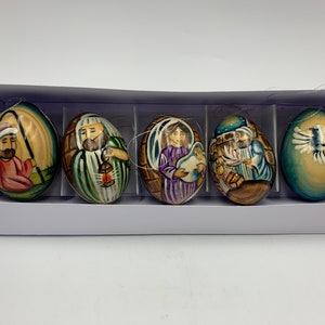 Décorations de sapin de Noël en bois de la nativité 2 pouces sculptés, peints à la main, décoration d'intérieur, cadeau miniature, décorations de Noël, boule de Noël Joie