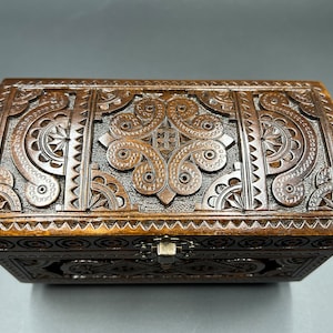 Hand carved Ukrainian  Box  Hand Carved  Wooden box  Jewelry Box Gift for Her Mother&#39;s gift Exclusive box Handmade box