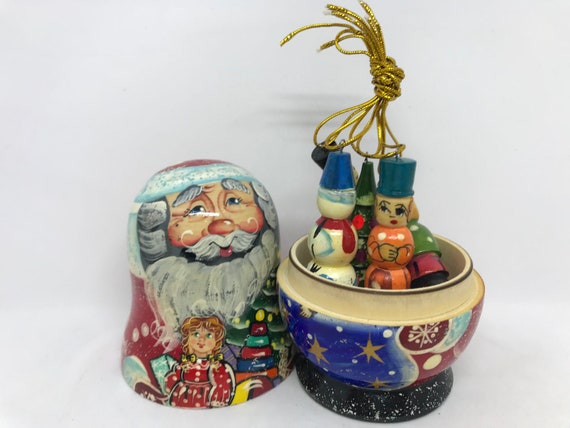russian nesting dolls santa claus