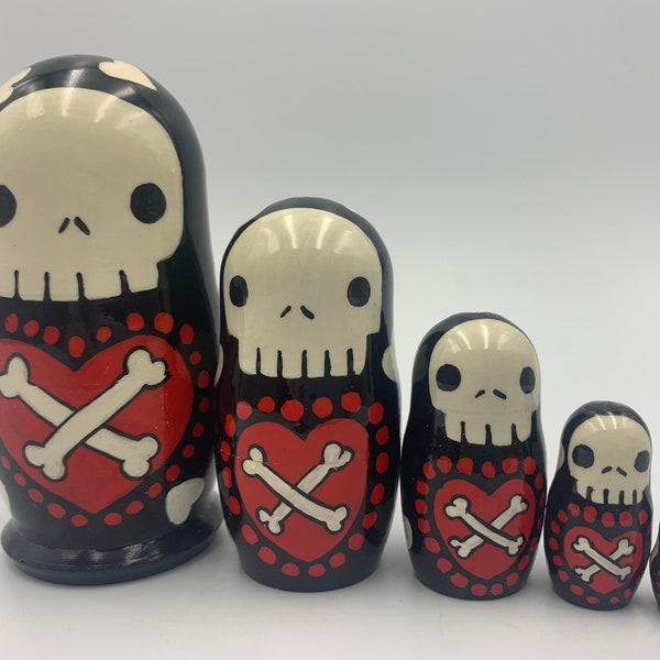 PRODOTTO IN UCRAINA! 4.7 "Halloween Nesting Doll Bambola dipinta a mano 5pieces Regali divertenti Kids Room Decor Kids Gift Giocattoli in legno per bambini