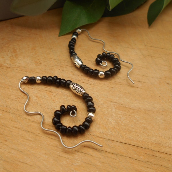 Seed beads earrings Hoop beaded earrings Unusual open earring  Boho chic earrings Cool hoops earrings Black trendy earring Urban earrings