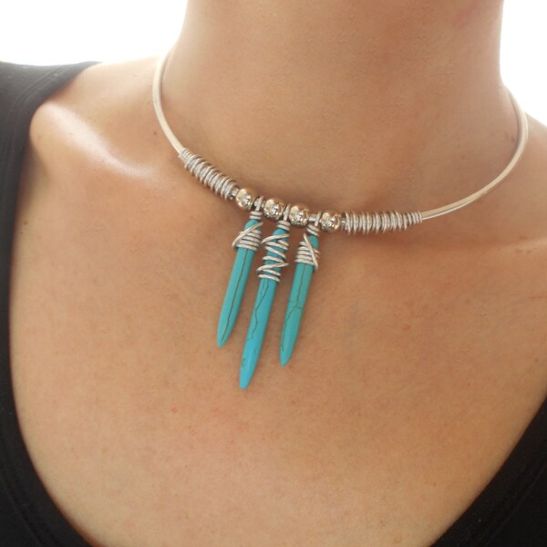 Collier de couleur turquoise Collier bohème chic fait à la main Déclaration collier multi manchette Spike choker Neck ring necklace Collier tribal moderne