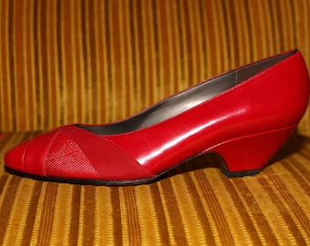 Sesto Meucci Années 90 Chaussures Femme vintage Années 1990 Couture Old Designer Escarpins Haute Couture Talons Rouge à Lèvres Rouge Taille 6