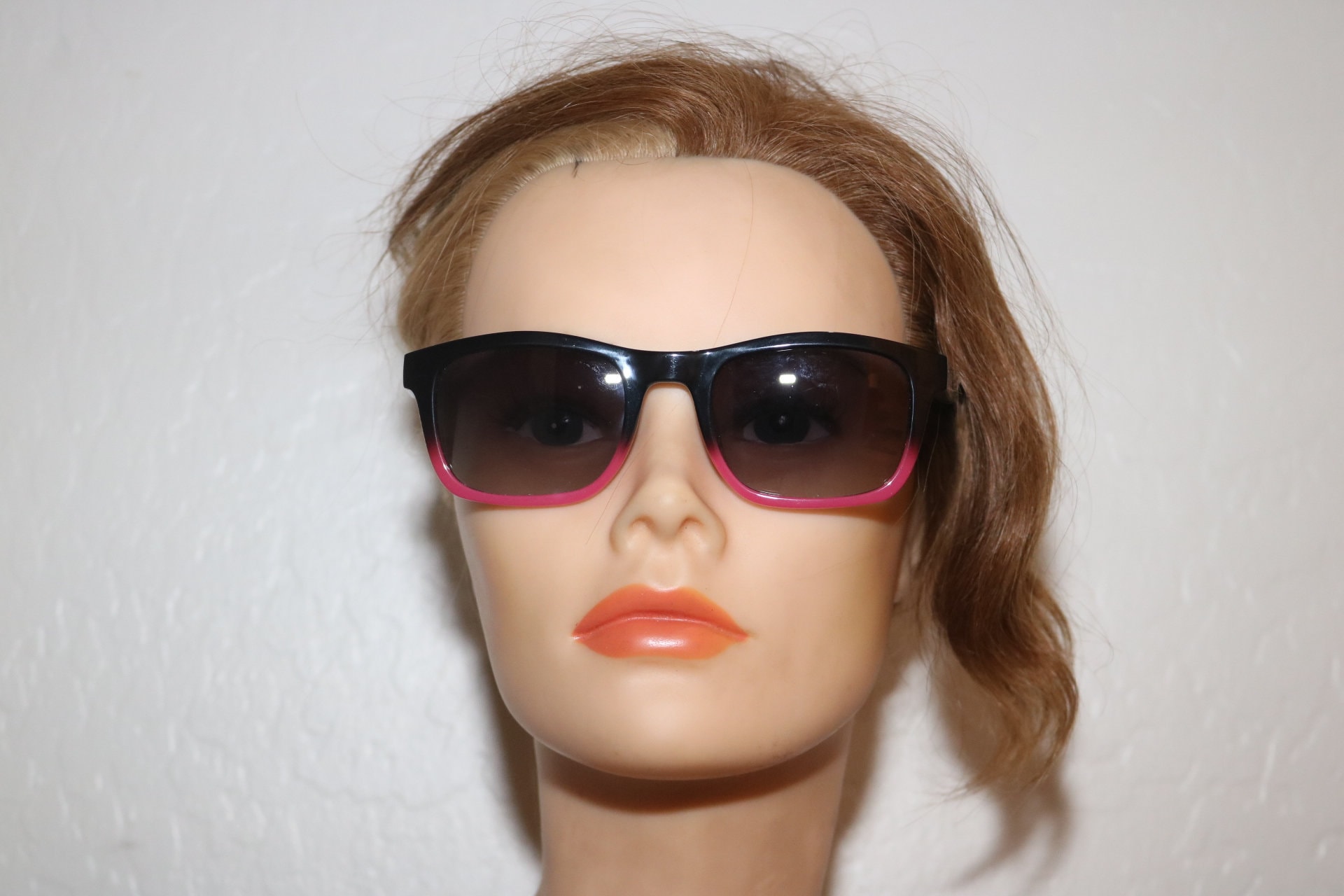 Calvin Klein Vintage Women\'s Oversized Pink Gradient Sunglasses Amazon.com: Calvin Klein Sunglasses CK20519S (270 Crystal  main image 2