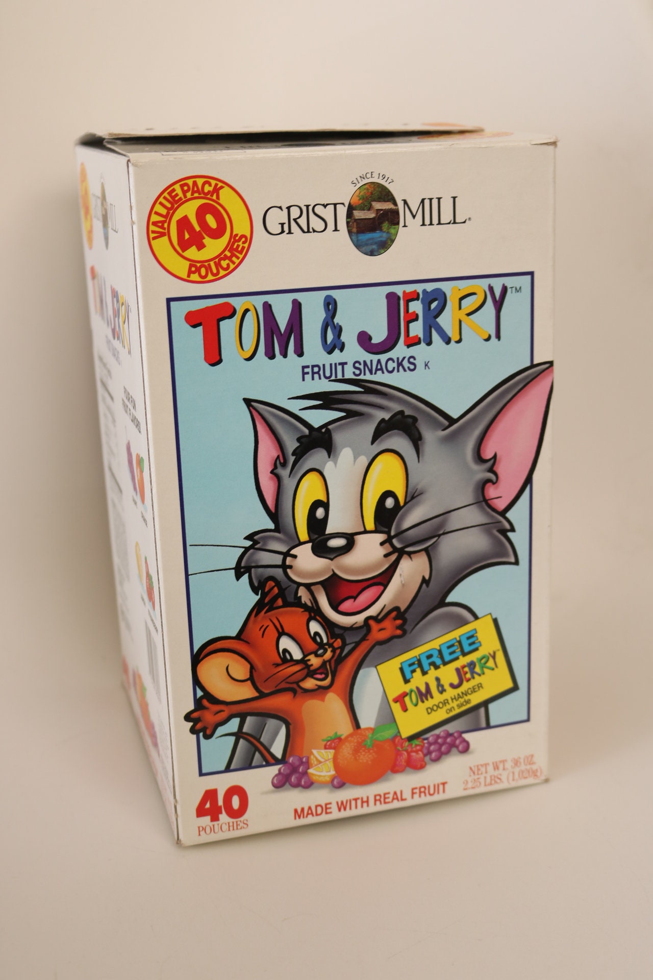 Tom & Jerry Fruit Snacks (1994) by Grist Mill Company Box Vintage