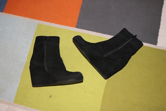 Stuart Weitzman Size 8 Wedge Suede BOOTS 90s Wome… - image 1