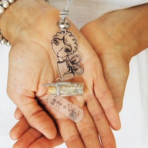 Necklace make a wish, fairy and fairy dust, glass bottle pendant, shrink plastic, hand drawn charm, personalized pendant 画像 1