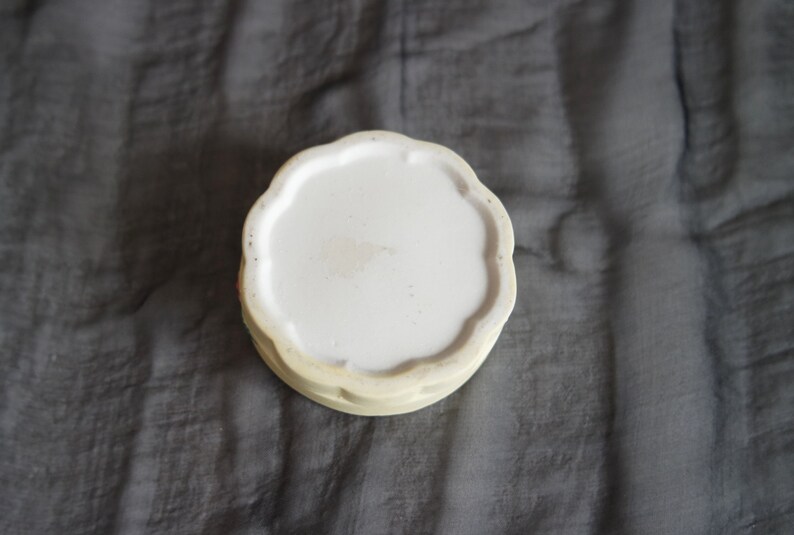 Vintage Decorative Box Small Size Jewerly Box Round Box Romantic box Ceramic small box Ceramic Box Decorative box