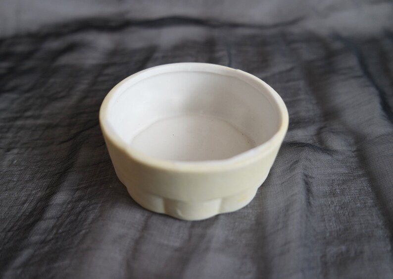 Vintage Decorative Box Small Size Jewerly Box Round Box Romantic box Ceramic small box Ceramic Box Decorative box