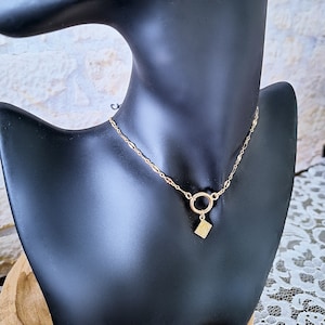 Delicate Goldfilled Collar, Discreet Day Collar, Dainty Choker Necklace, Gold Open Circle Necklace With A Square Coin Dangle, Karma Chain