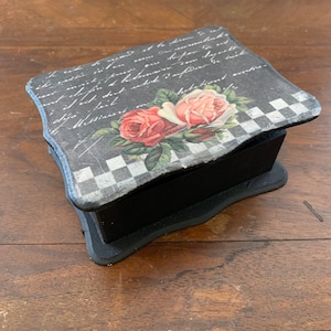 Storage box in vintage style