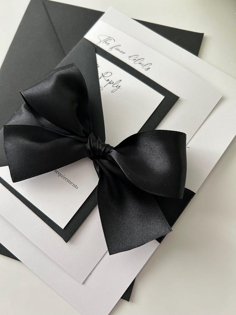 Amber Wedding Invitation | RSVP Card | Invitation bundle | invite with bow belly band | luxury invitations | monochrome invites | envelope imagem 3