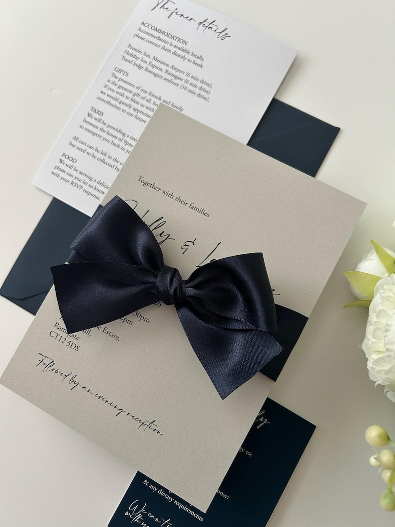 Amber Wedding Invitation | RSVP Card | Invitation bundle | invite with bow belly band | luxury invitations | monochrome invites | envelope imagem 12