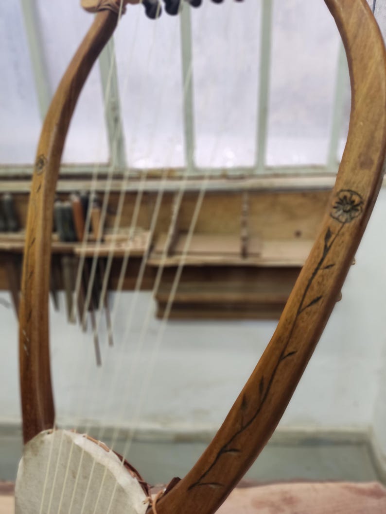 7-string Barbitos Lyre: Ancient Hellenic Instrument - Etsy