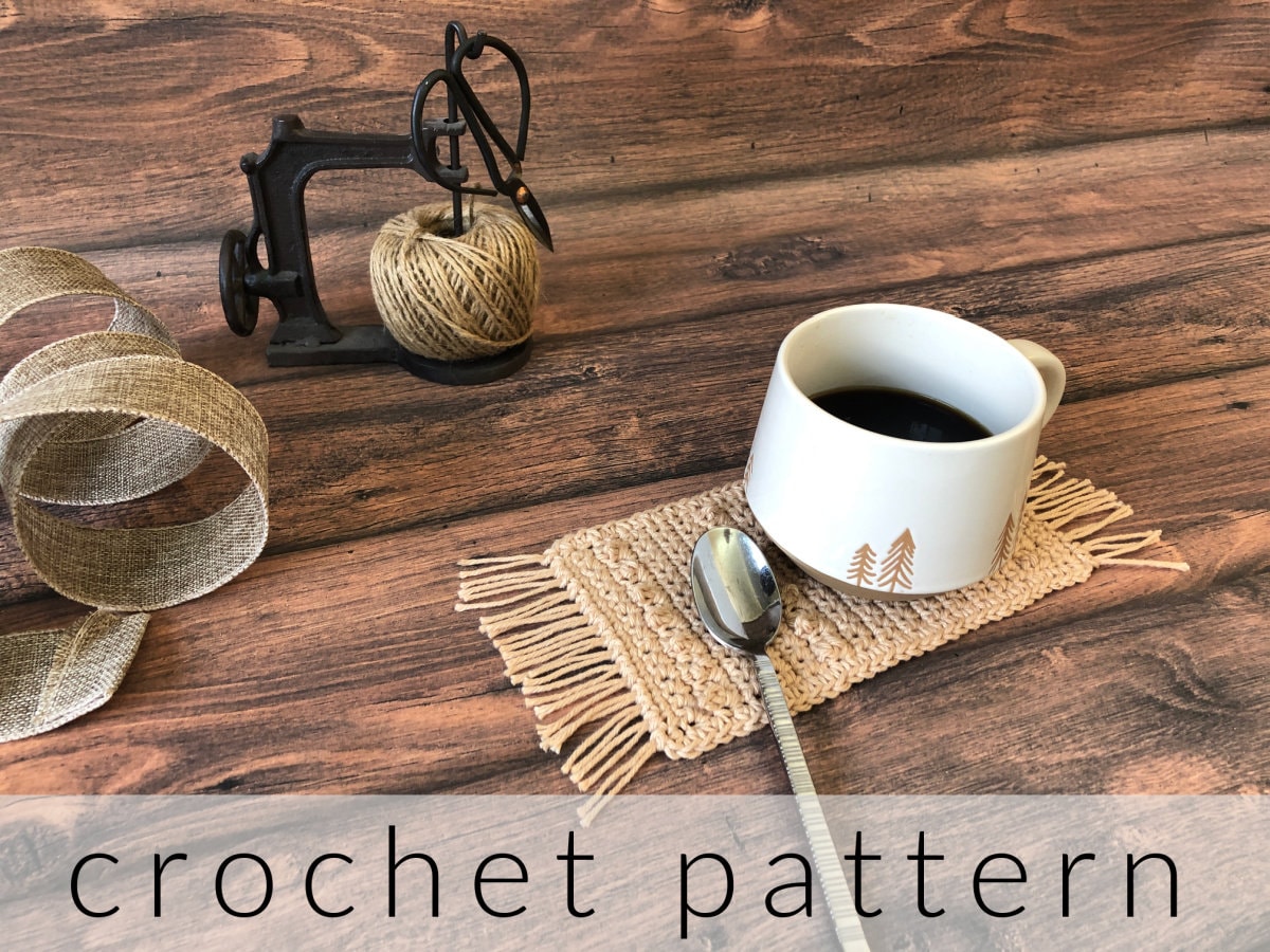 37 Mug Rug Crochet Patterns: Enhance Your Coffee Breaks in Style! 5 Crochet Caffè Mug Rug