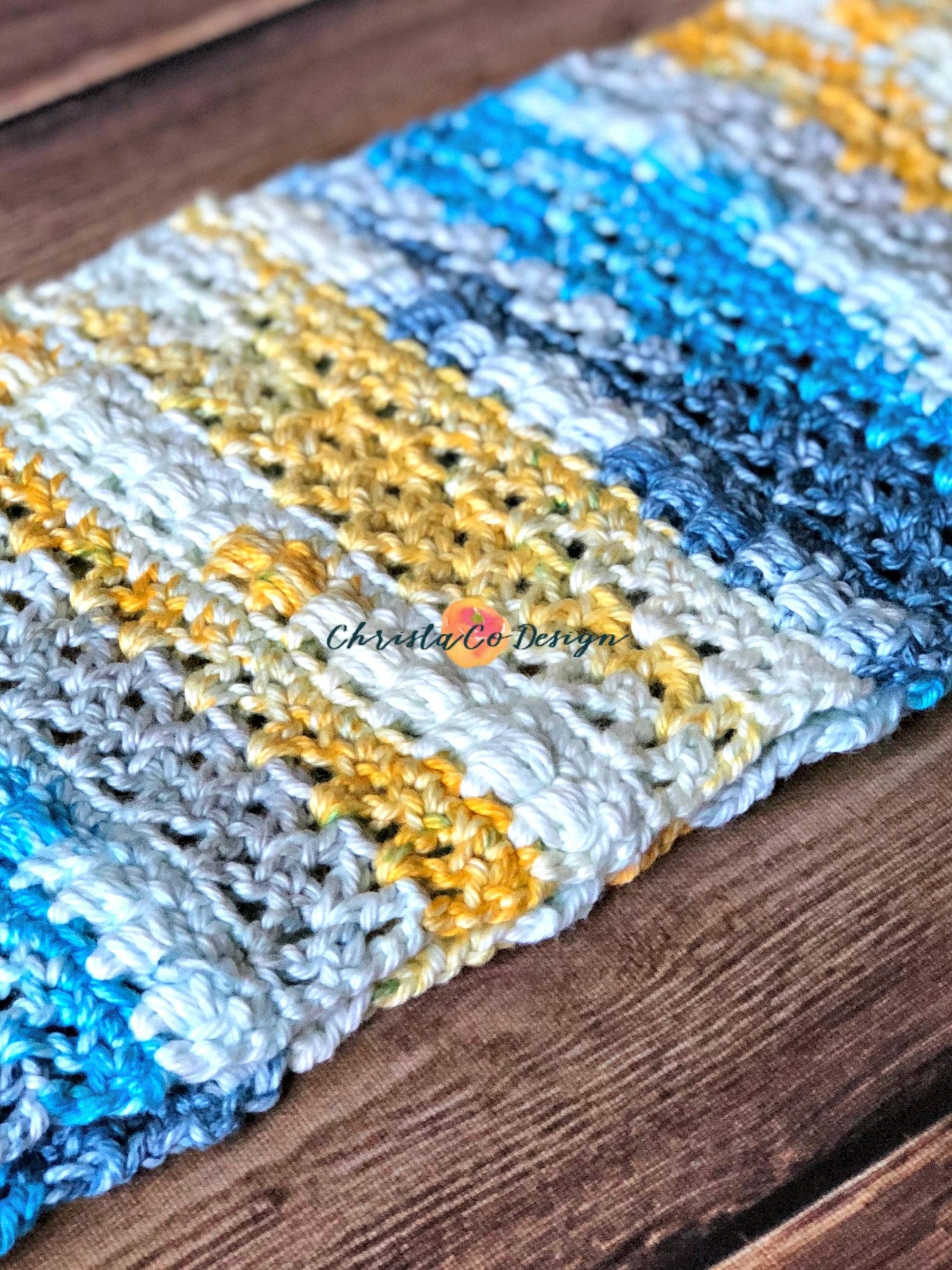 39 Blueberry Crochet Patterns for Fruit-Inspired Amigurumi, Keychains, Plushies, and More 8 Blueberry Lemonade Crochet Cowl