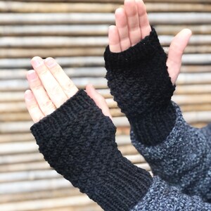 Knitting Pattern PDF Trento Fingerless Gloves Easy Mitts Knitting Pattern Hand Warmers Knit Pattern Wrist Warmers Knitting Pattern imagem 8